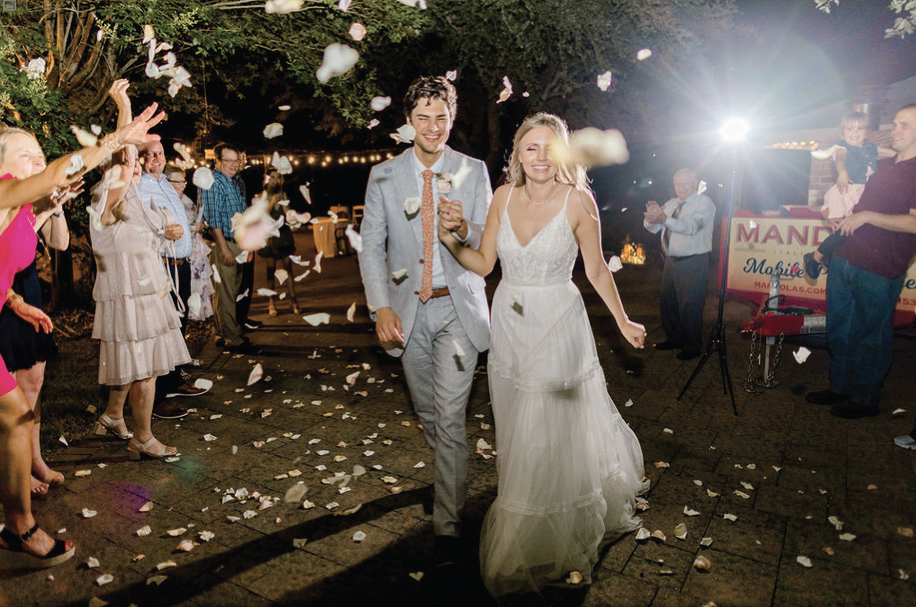 Austin Wedding At The The Greenhouse at Driftwood – Weddingchicks, image size:1788x1186